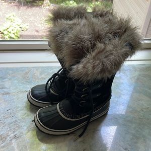WOMEN'S JOAN OF ARCTIC SOREL BOOT SIZE 7
